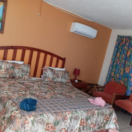Point Village, Negril, Jamaica Luaran gambar