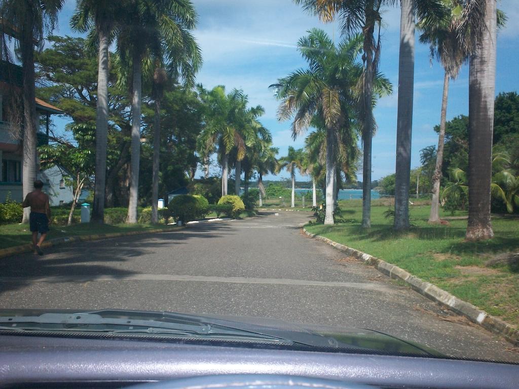 Point Village, Negril, Jamaica Luaran gambar